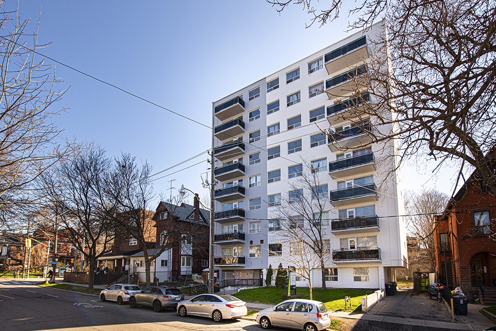 115 Dowling Avenue - Photo 3