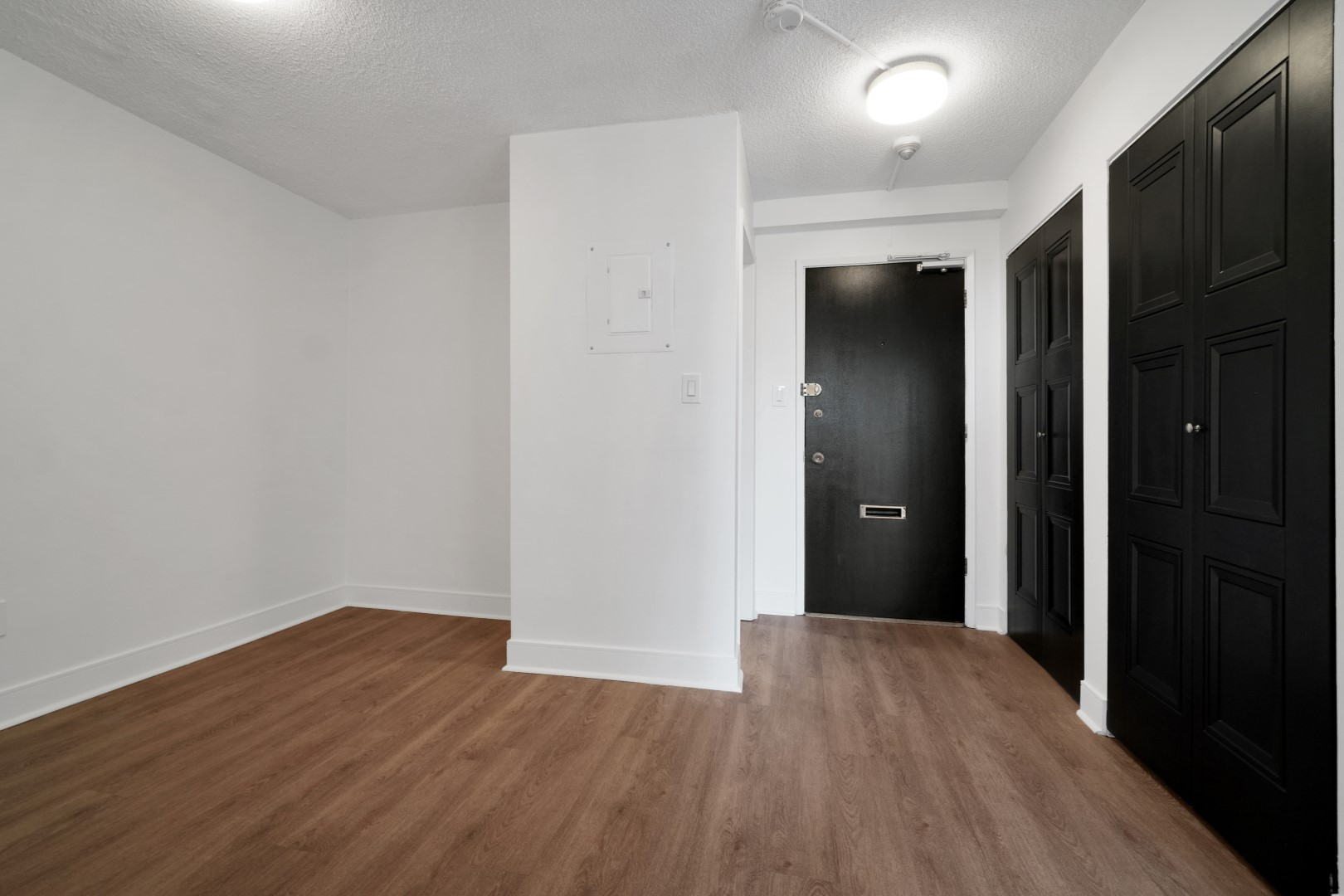130 Keith Road, West - Photo 7