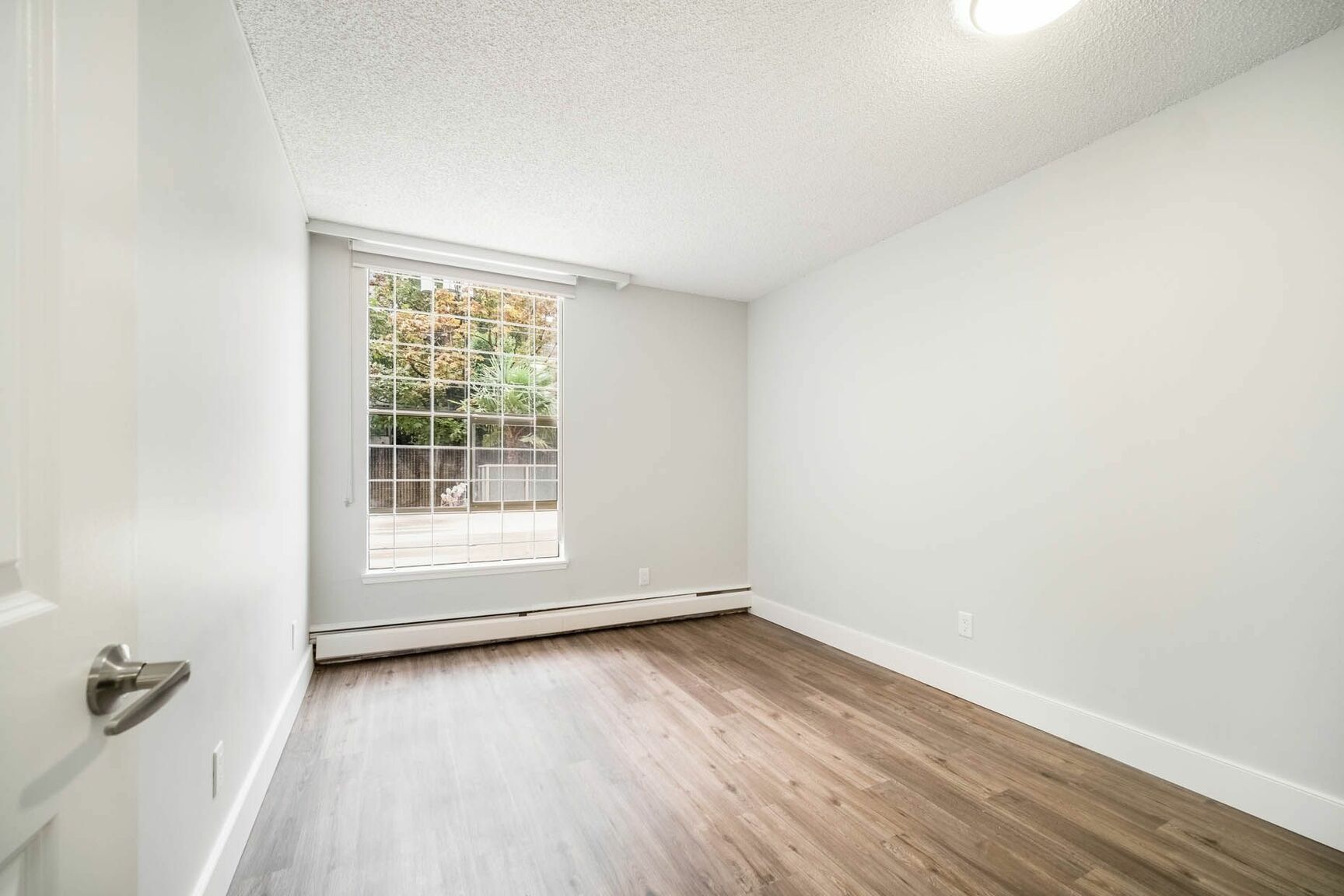 1005 Jervis Street - Photo 7