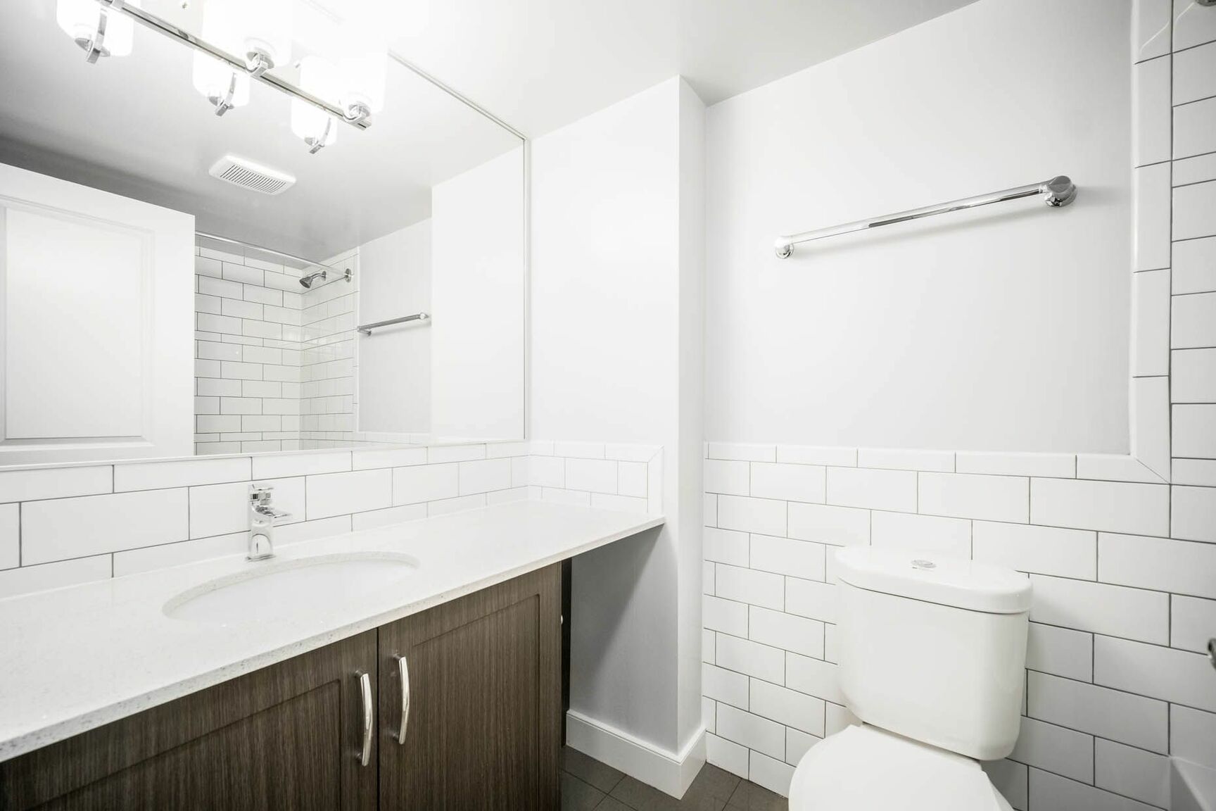 1005 Jervis Street - Photo 8