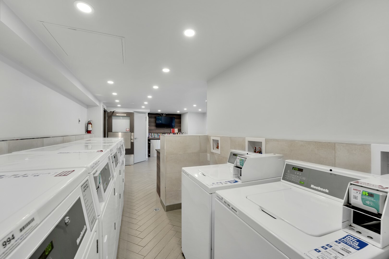 1005 Jervis Street - Photo 21