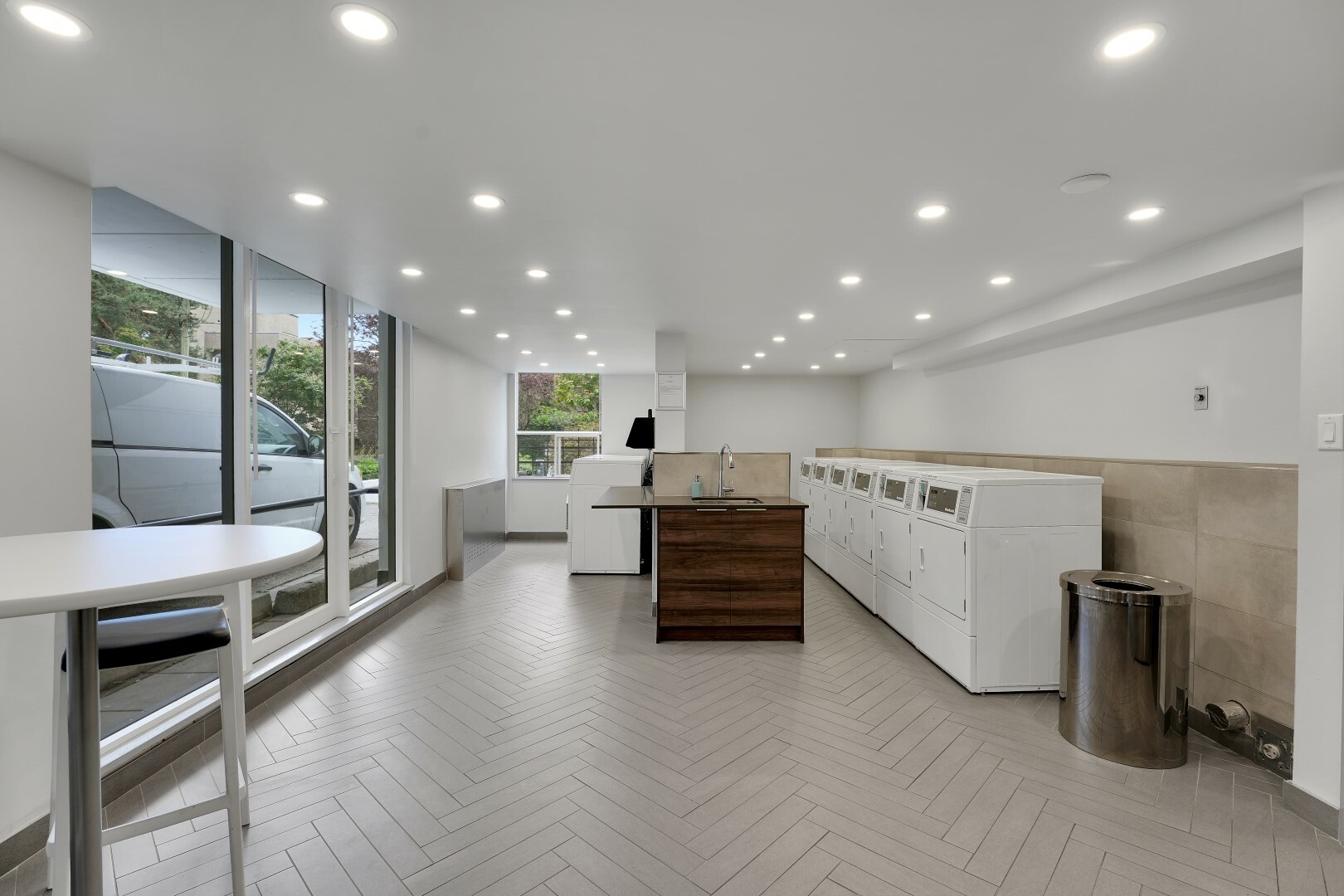 1005 Jervis Street - Photo 22