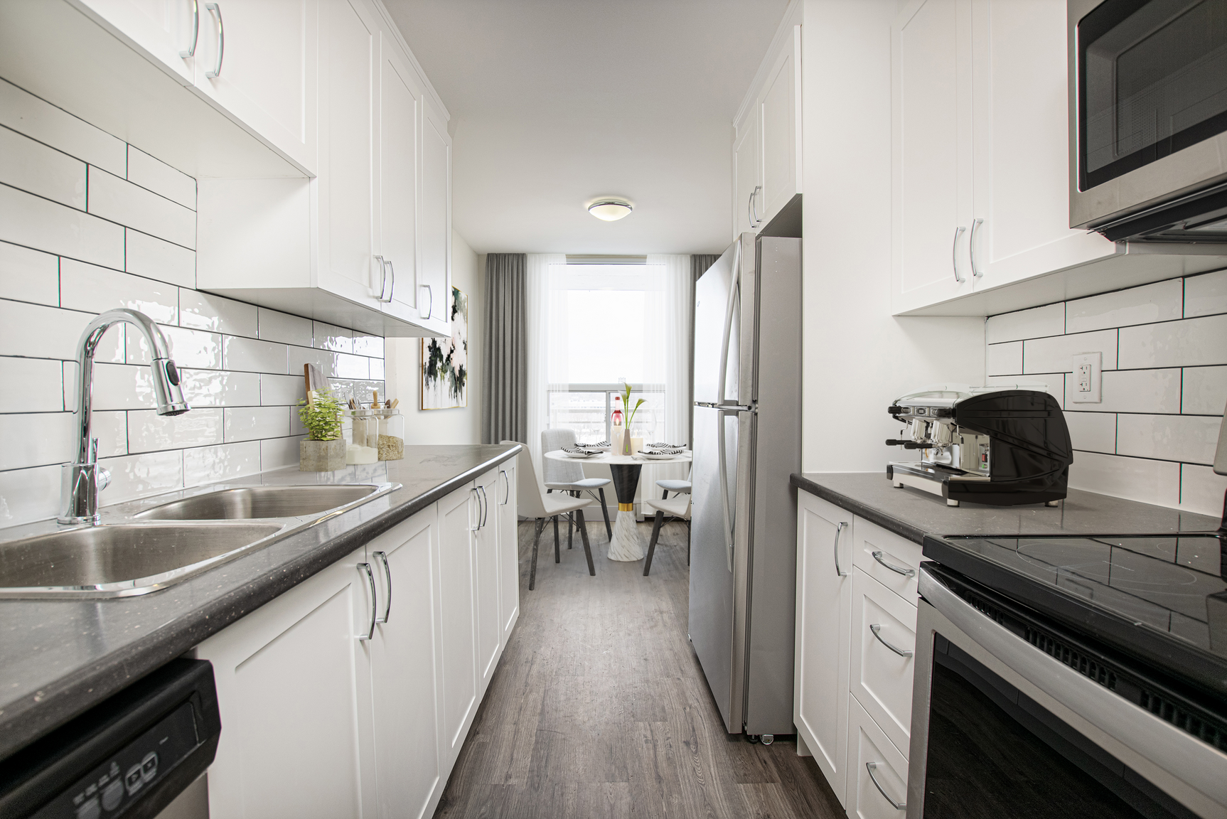 2737 Kipling Avenue - Photo 3