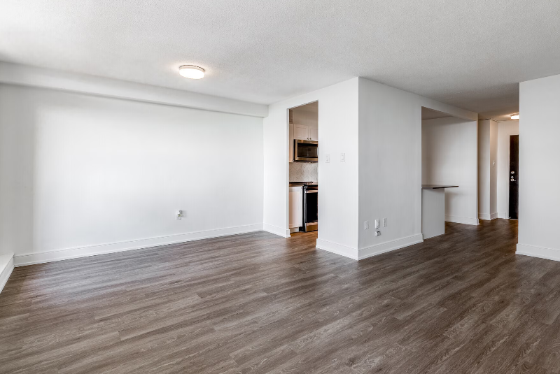 580 THE EAST MALL - Photo 5