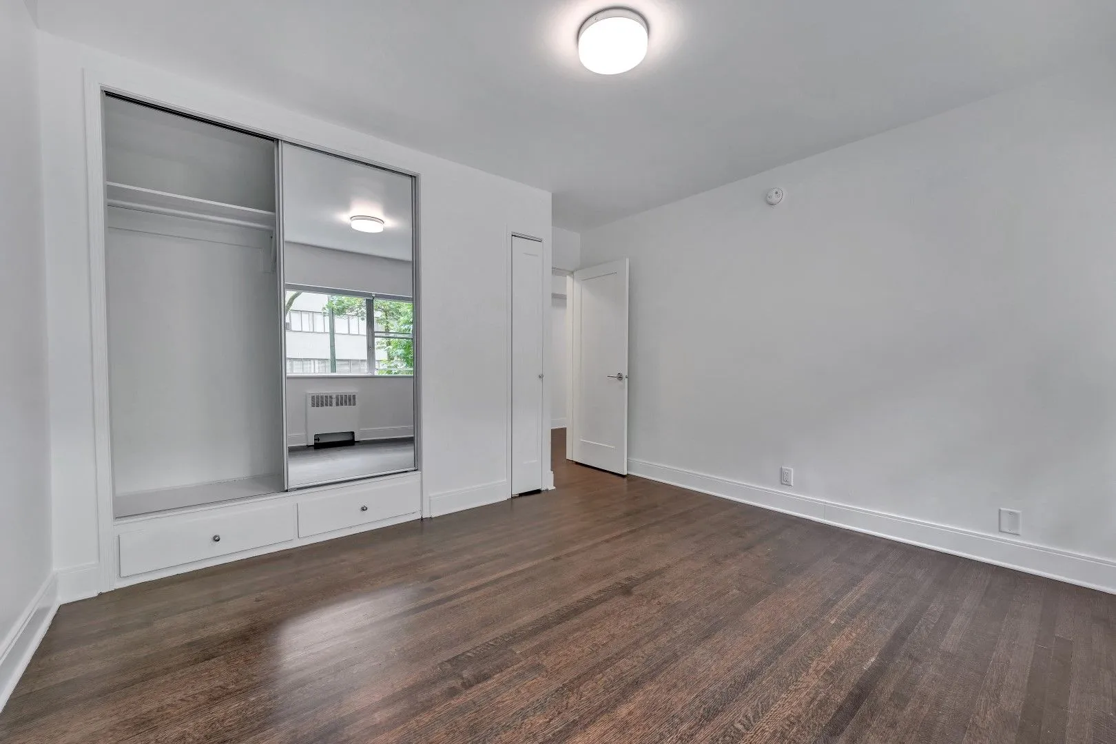 1371 Harwood Street - Photo 7