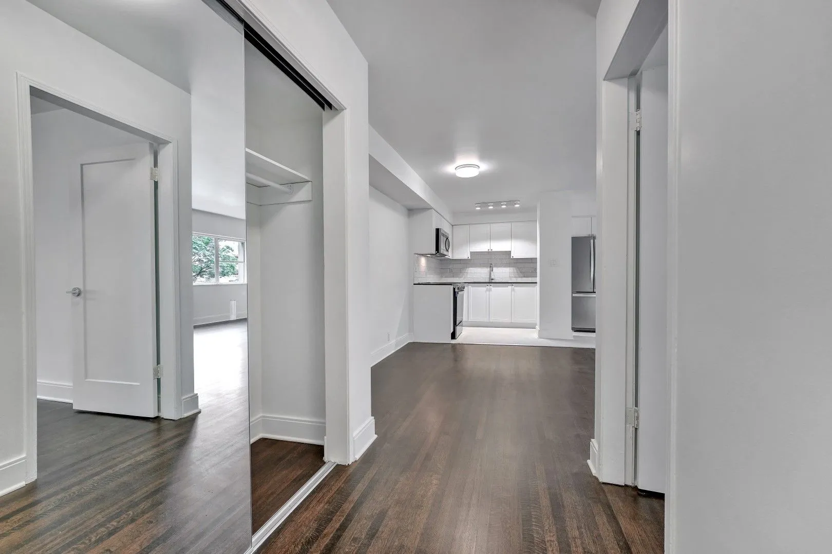 1371 Harwood Street - Photo 8