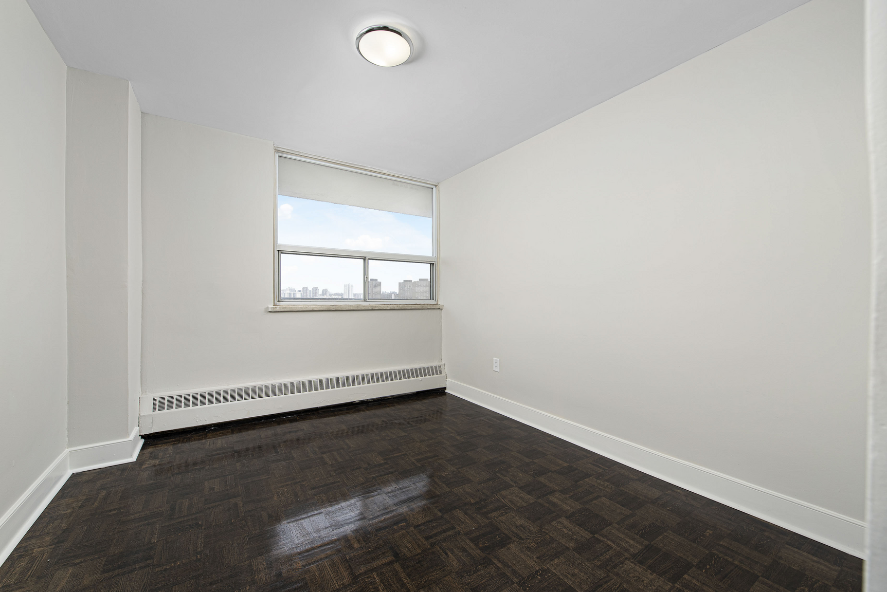 Champlain Towers at 79 Thorncliffe Park Drive - Photo 7
