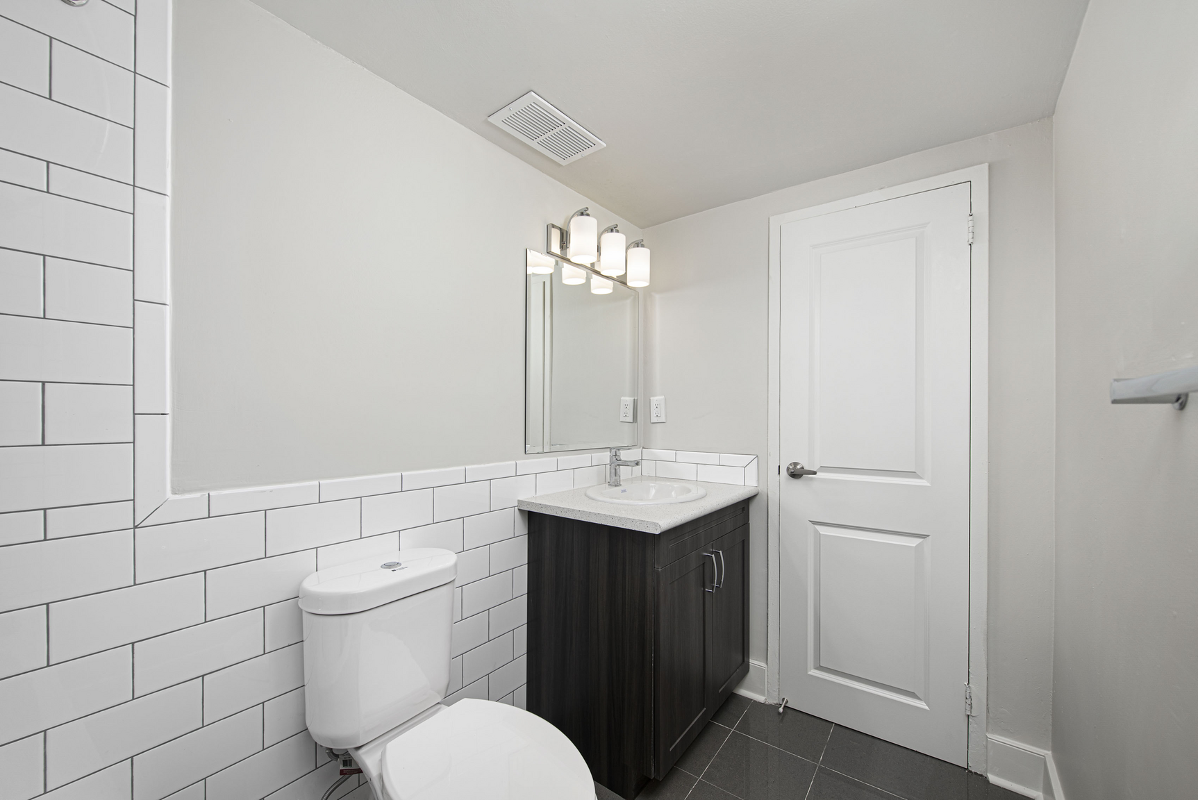 Champlain Towers at 79 Thorncliffe Park Drive - Photo 10
