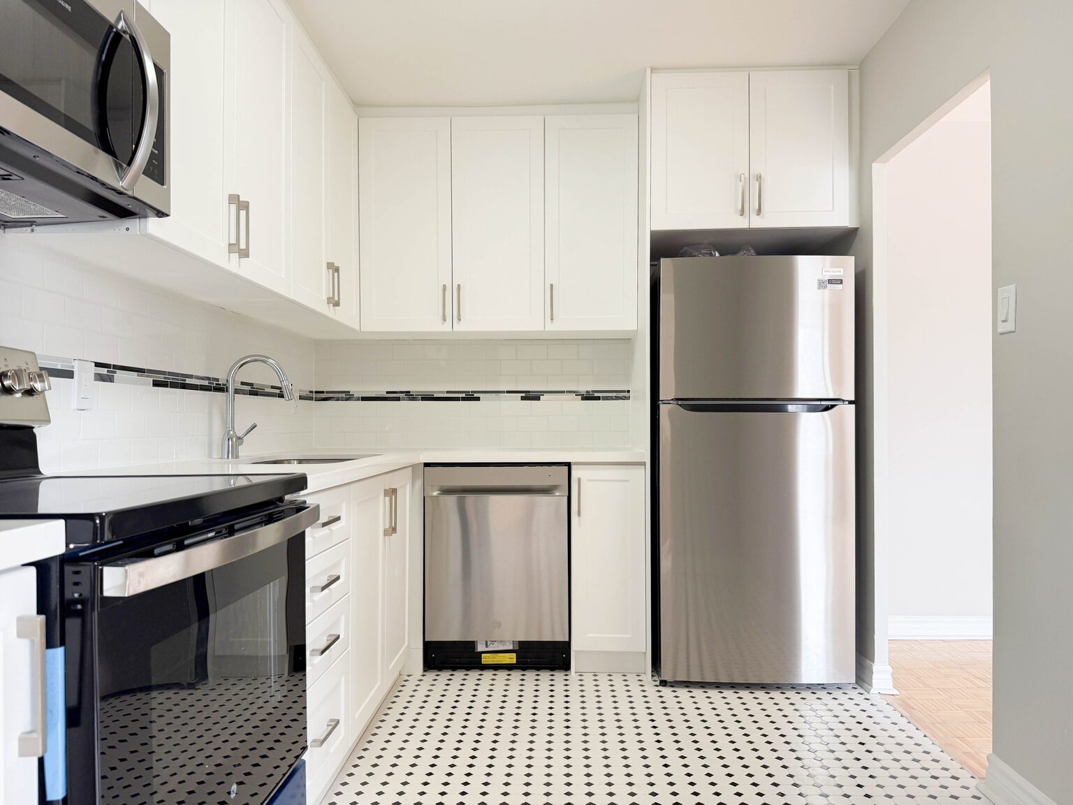 440 Rathburn Road - Photo 4