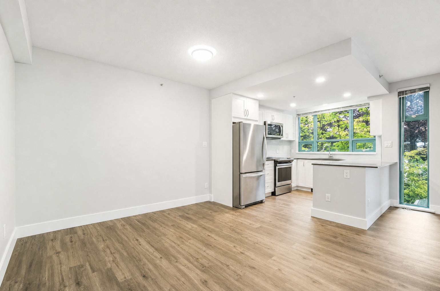 150 East Keith Road - Photo 3