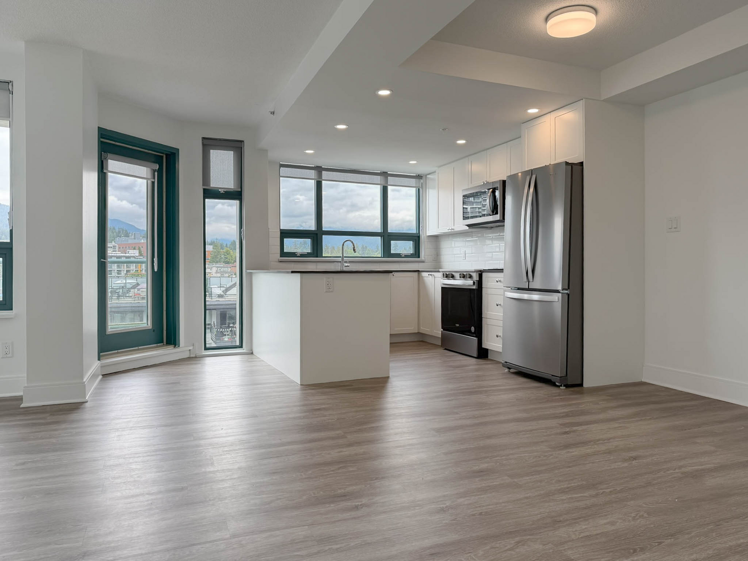 150 East Keith Road - Photo 8