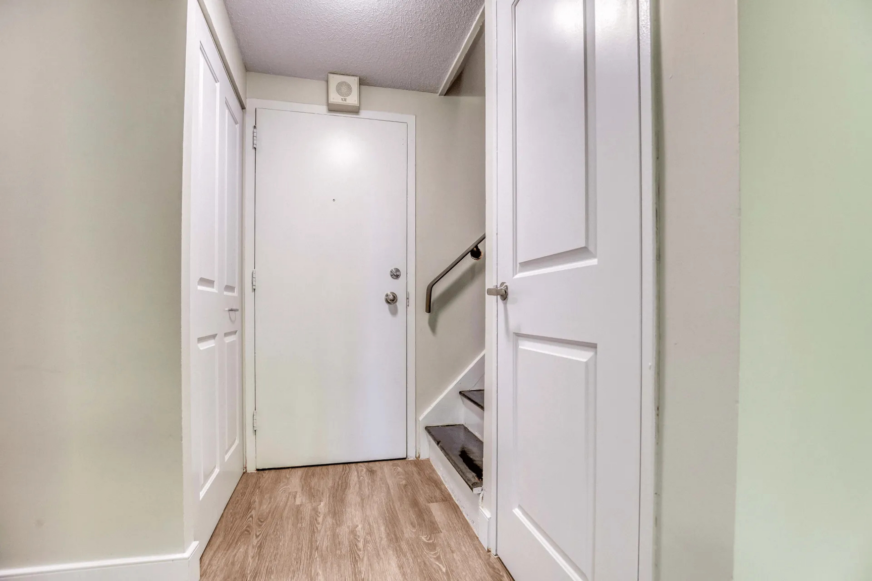181 Queen Mary Road - Photo 8