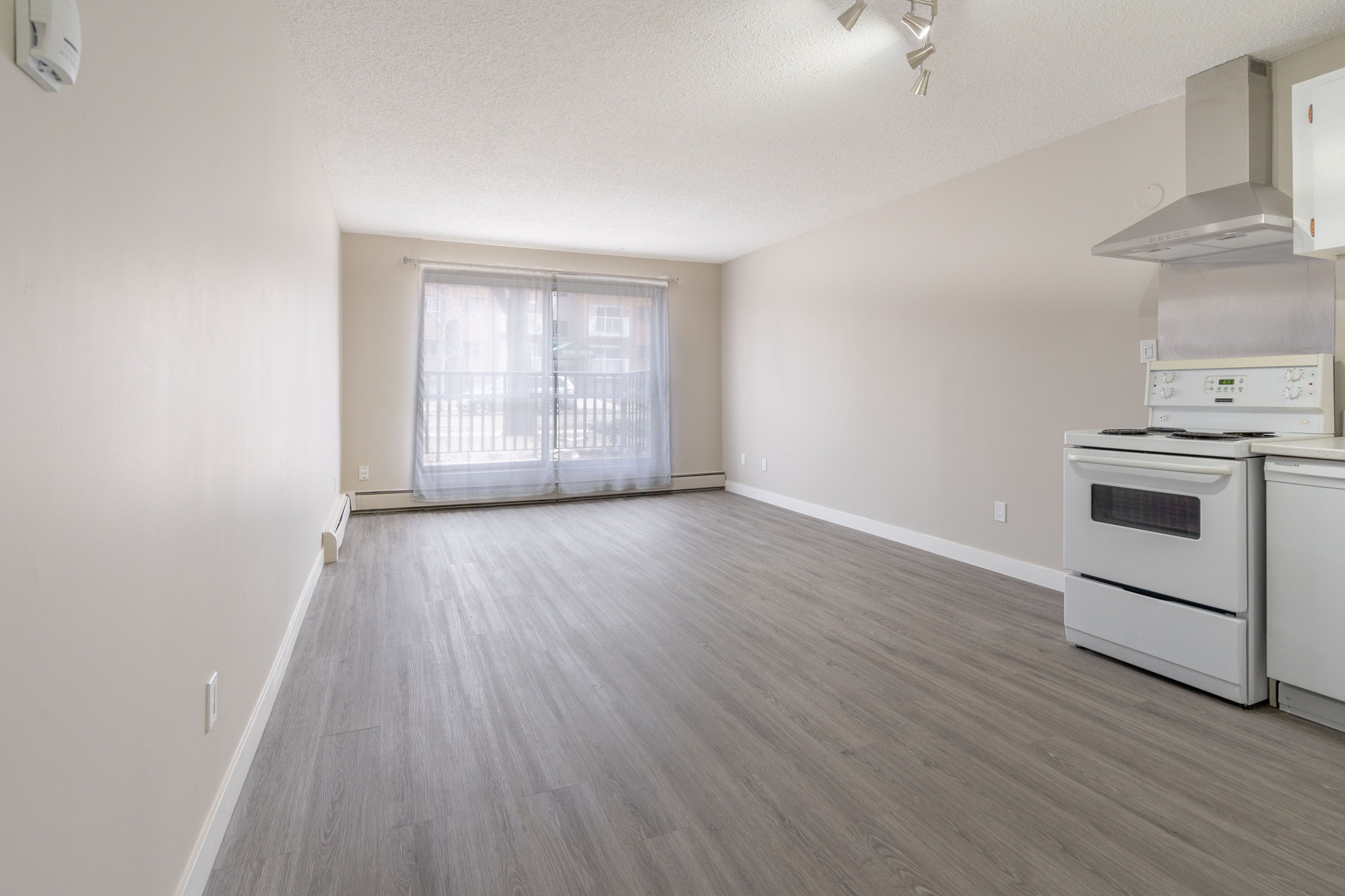 METRO PARK PLACE - Photo 25