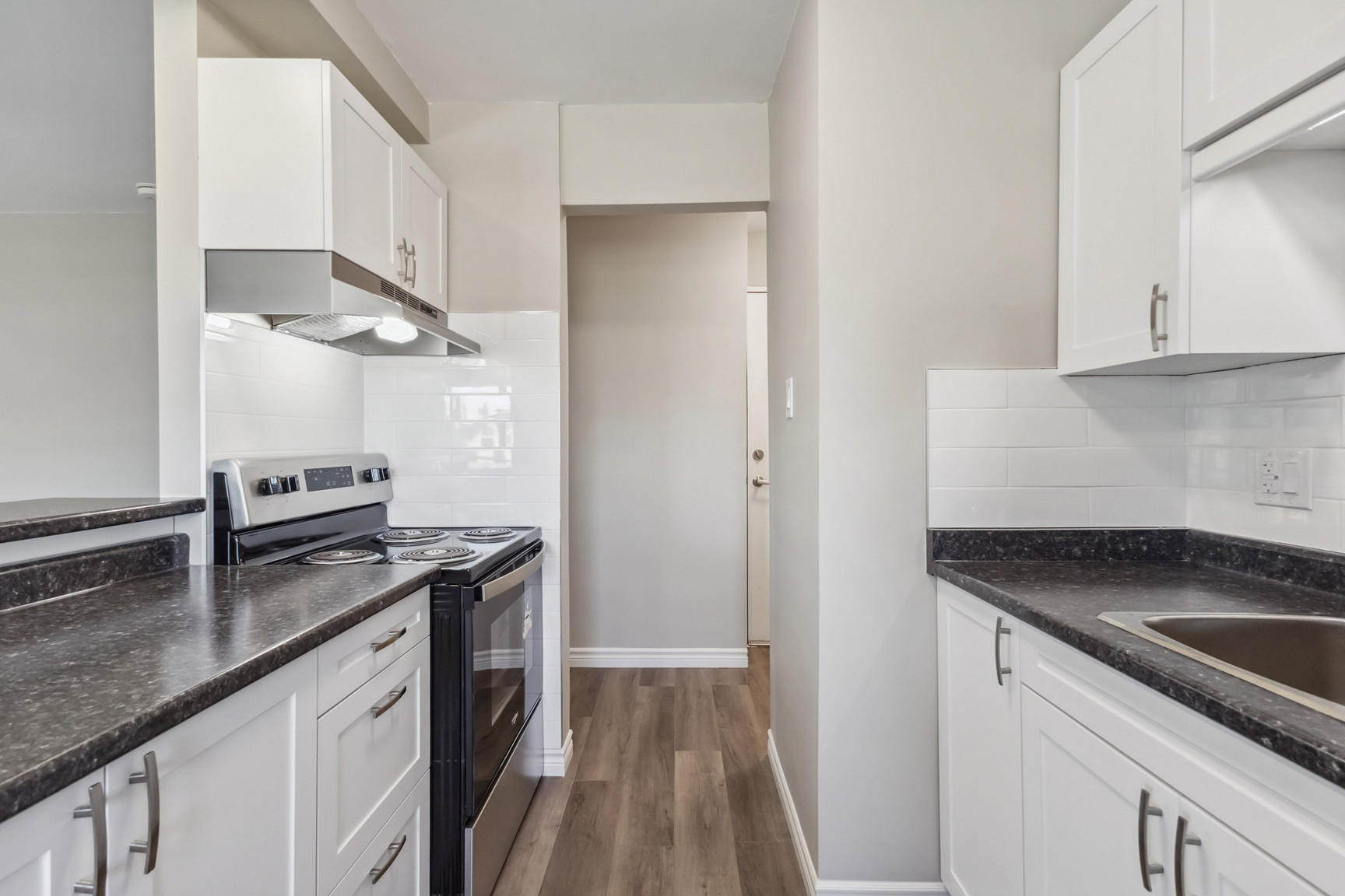 Granite House - Photo 13