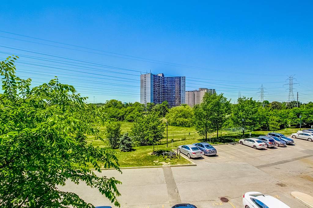 Richgrove Village - Photo 8