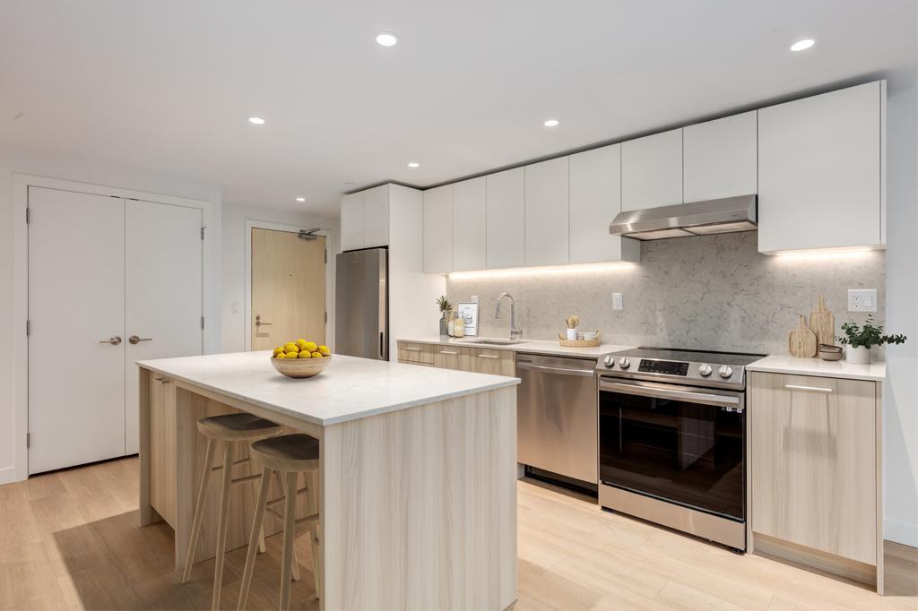 Lonsdale Square Apartments - Photo 2