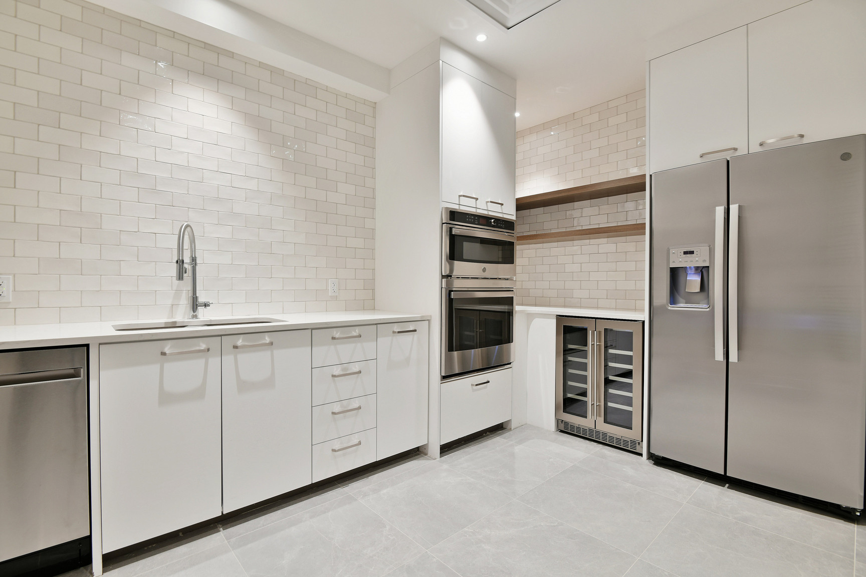 Fifth + Bank - Photo 13