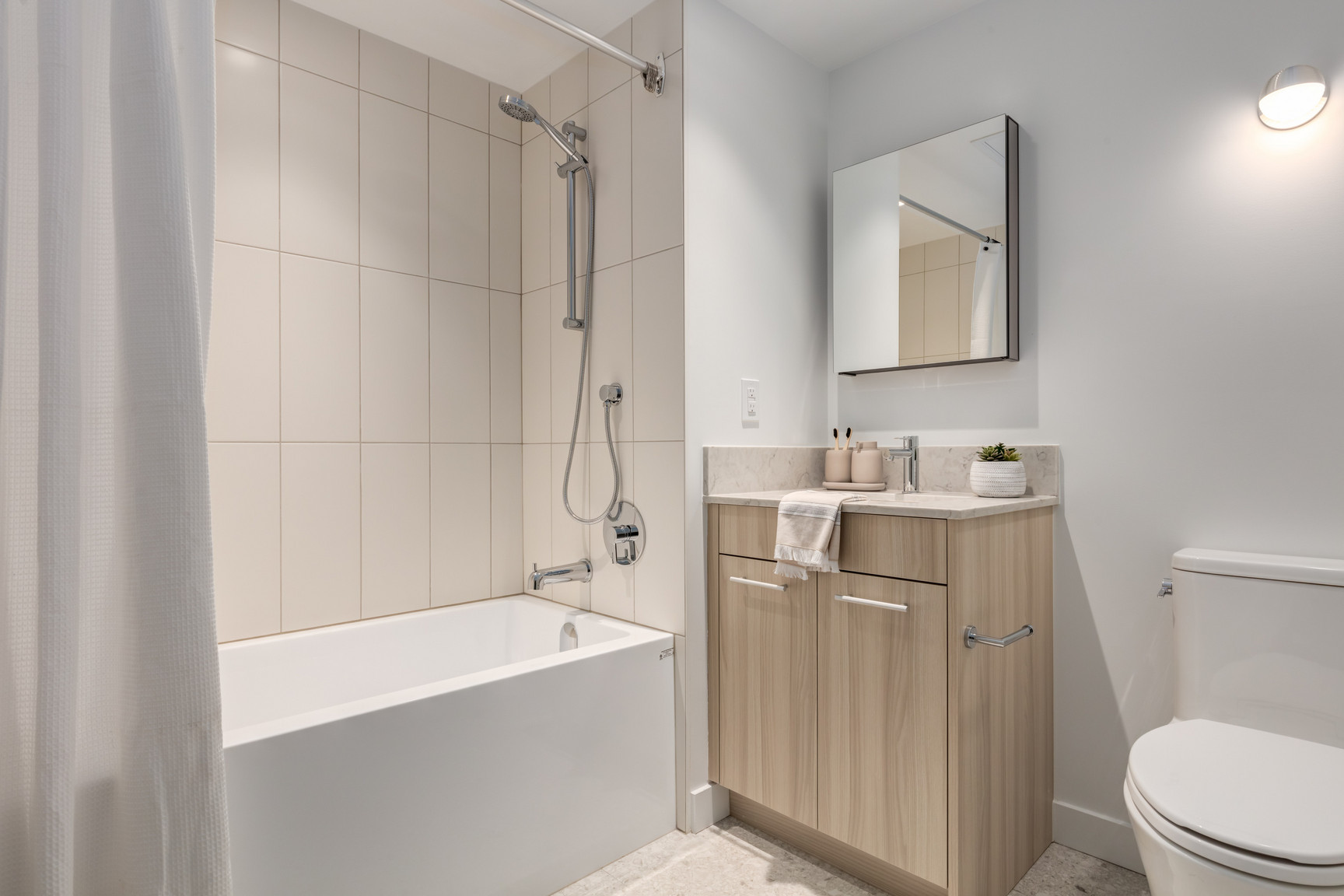 Lonsdale Square Apartments - Photo 8