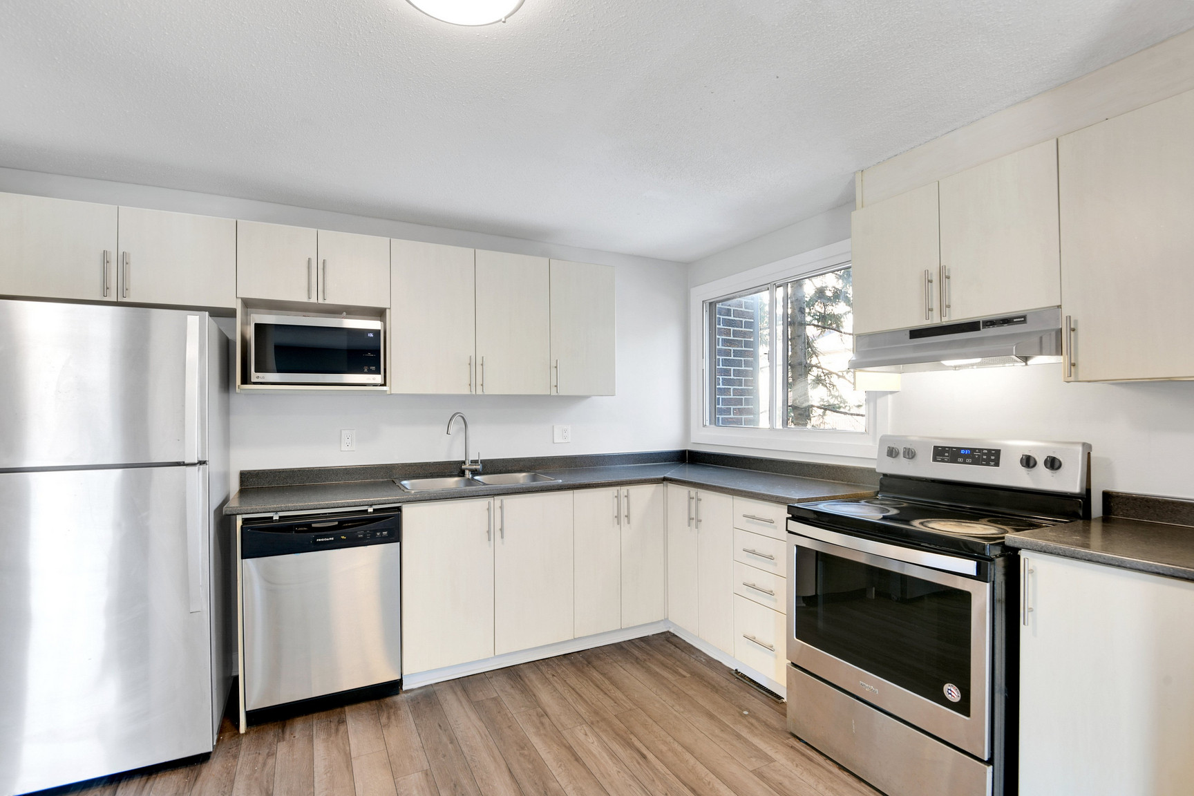 Navaho Townhomes & Garden Homes - Photo 3