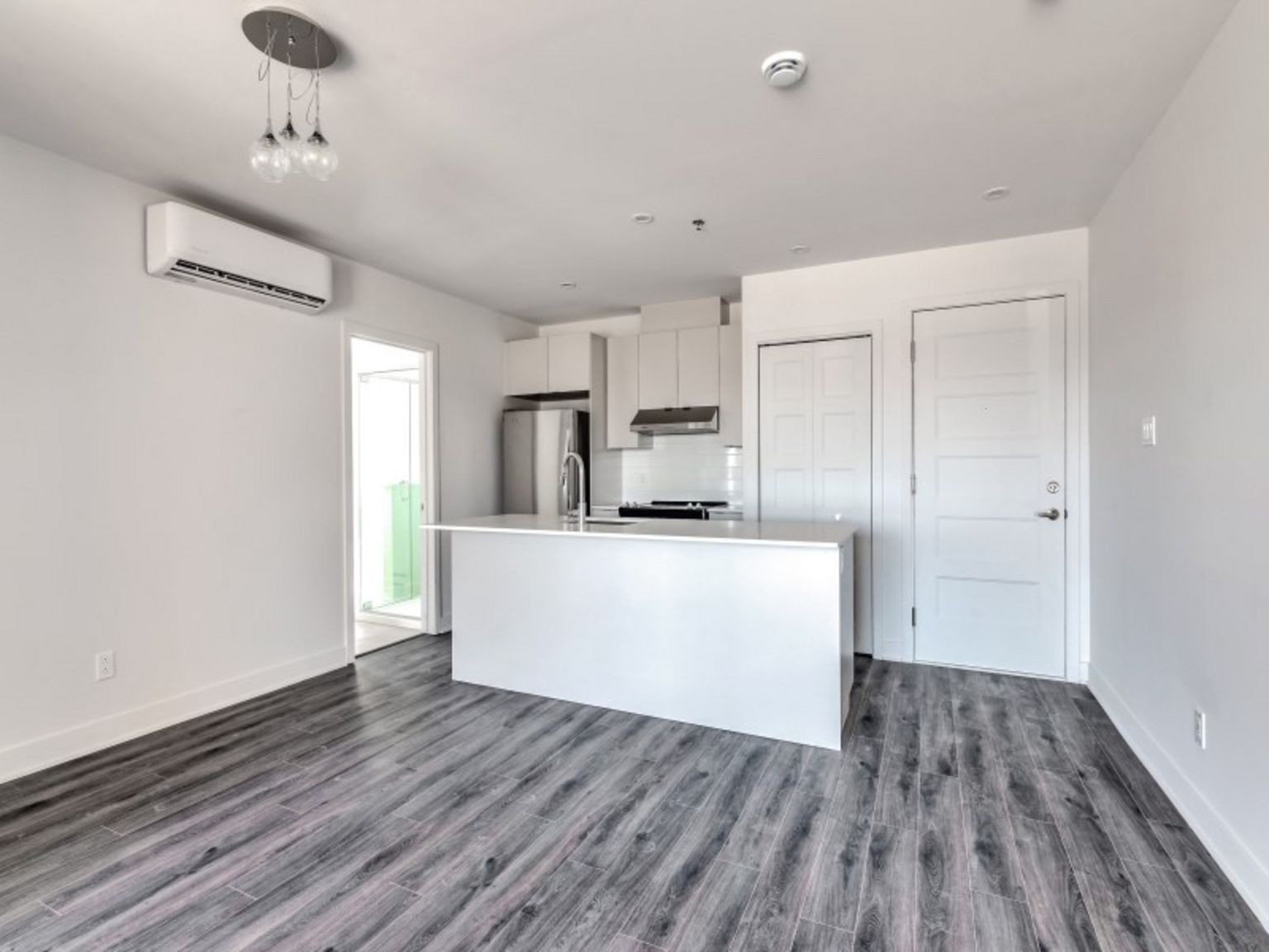 Vida LaSalle Condo Rentals - Photo 9