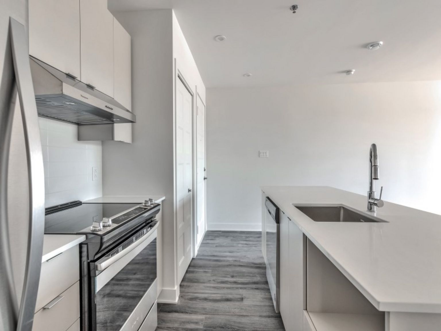 Vida LaSalle Condo Rentals - Photo 5