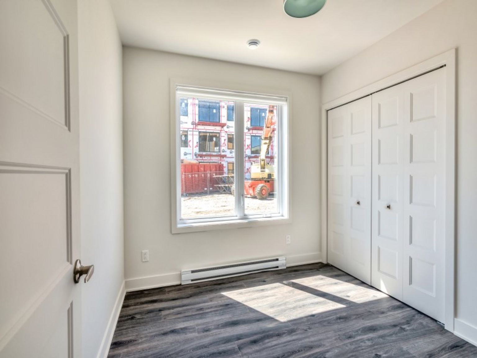 Vida LaSalle Condo Rentals - Photo 12