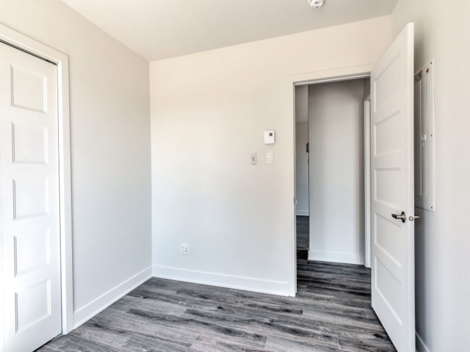 Vida LaSalle Condo Rentals - Photo 13