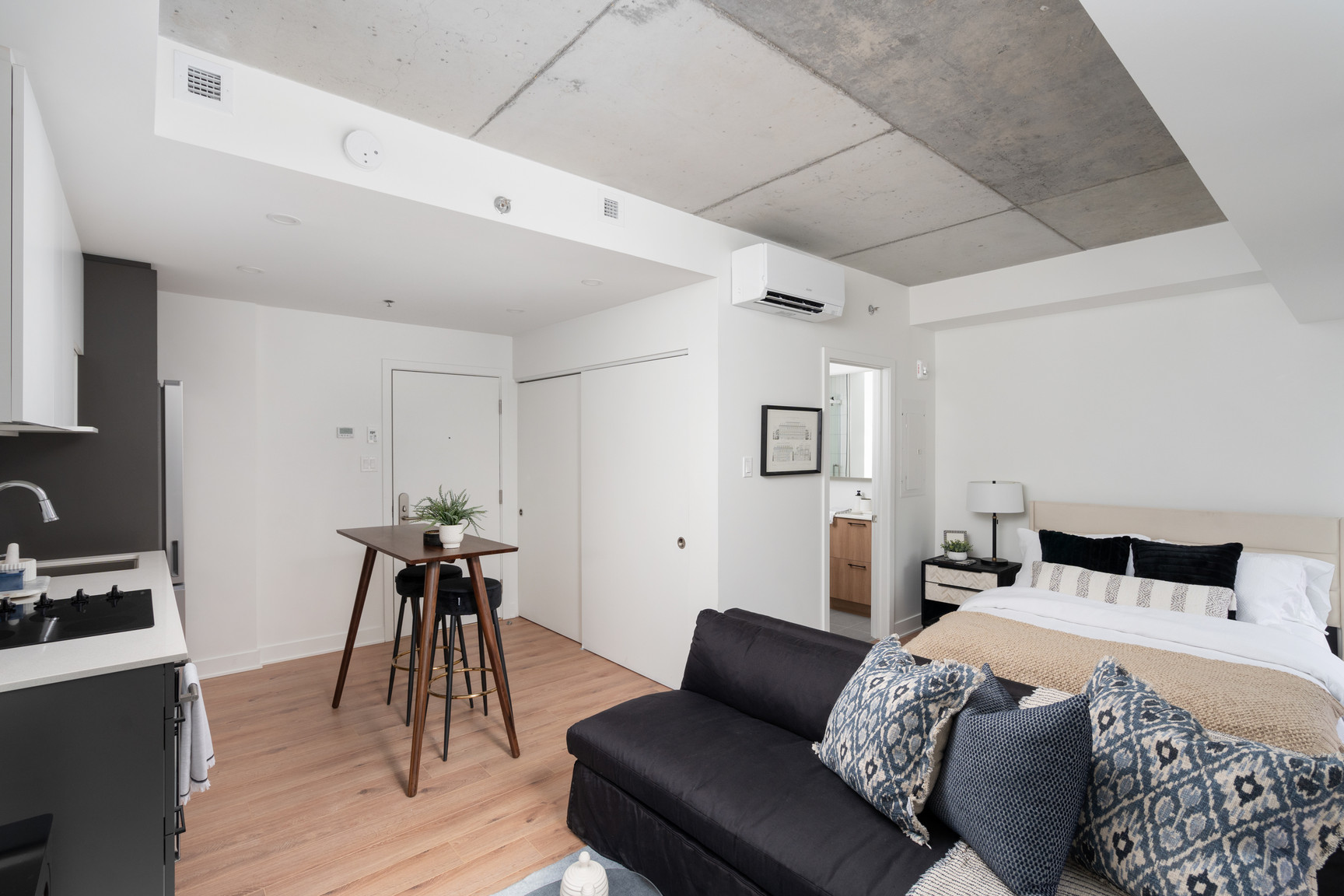 GRIFFIN SQUARE Condo Rentals - Photo 12