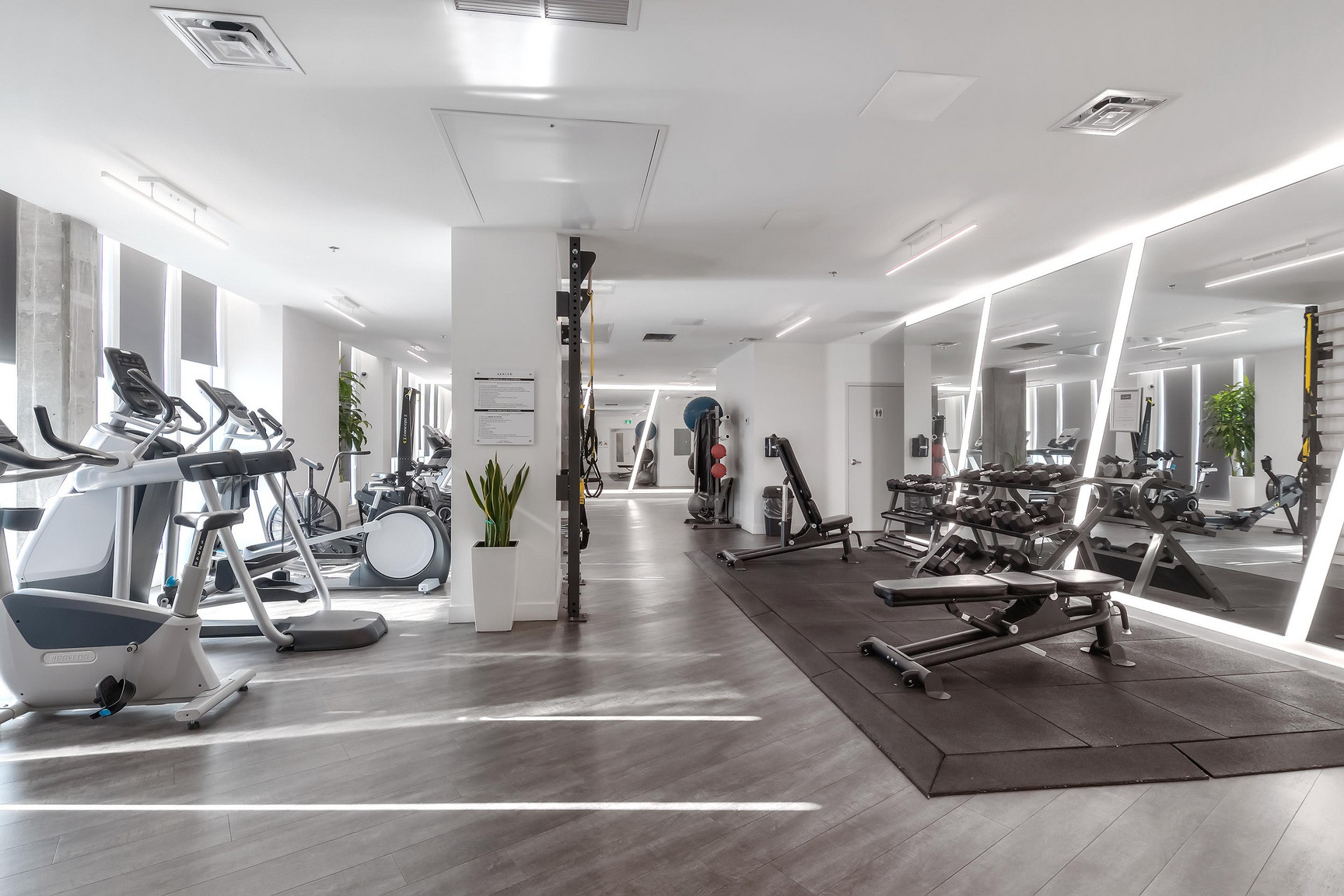 Zenith - Condos for rent - Photo 31