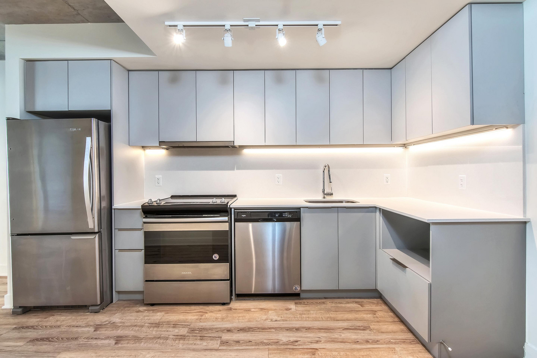 DOMO Condo Rentals - Old Montreal - Photo 3