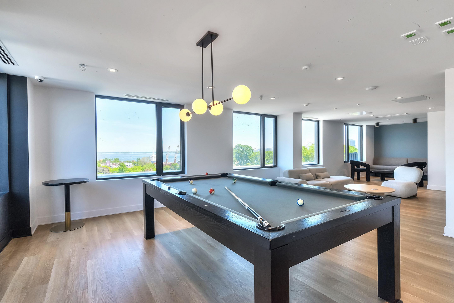 Jacques Condo Rentals - Photo 17