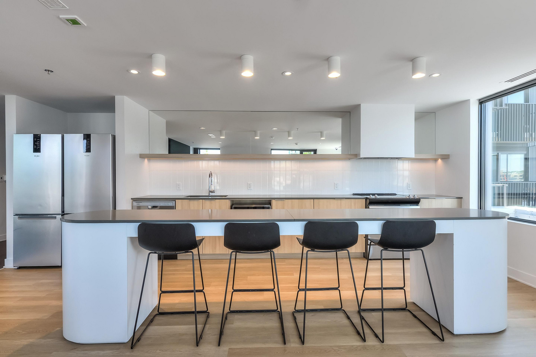Jacques Condo Rentals - Photo 19