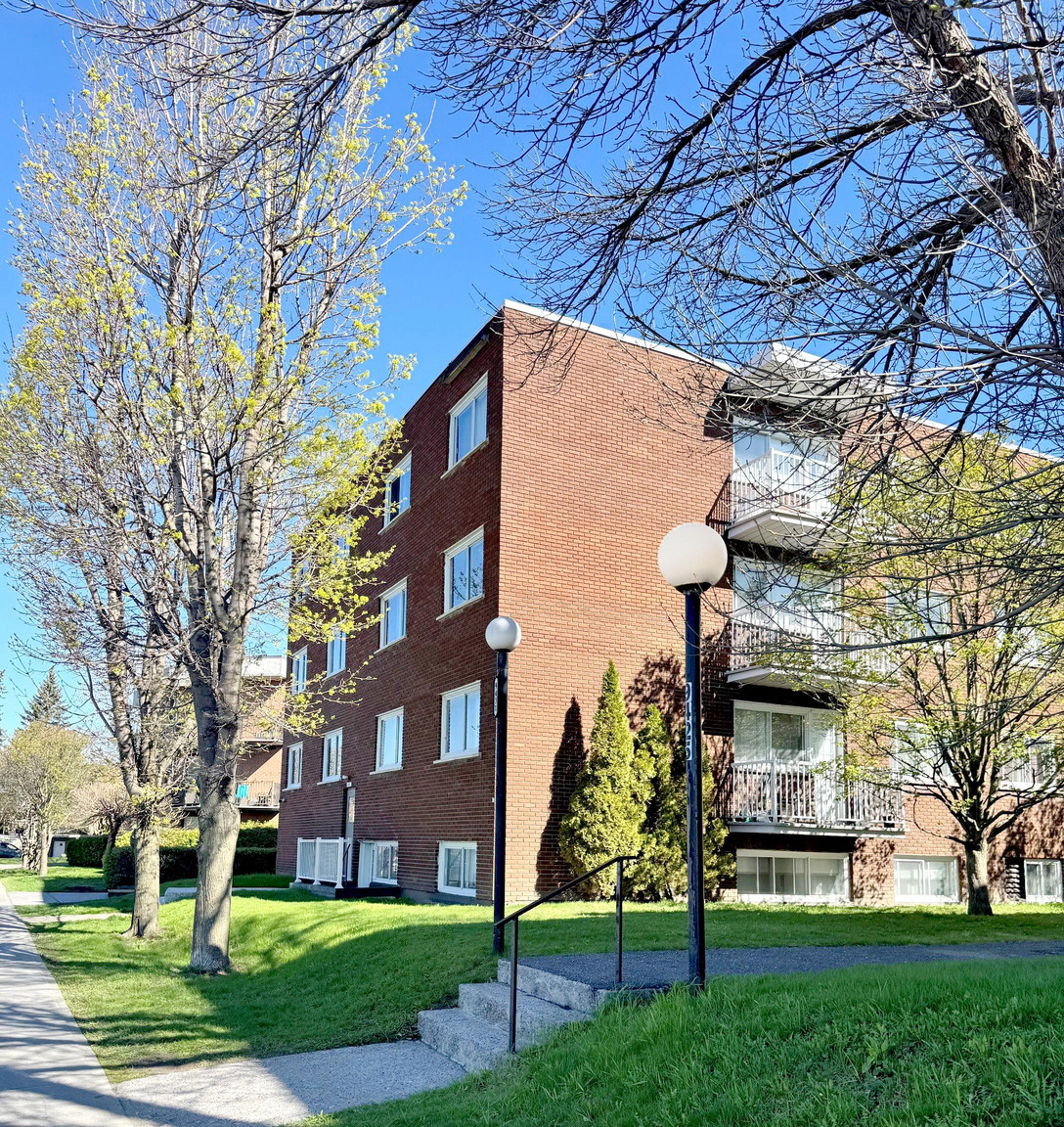 9431 LaSalle Apartments - Photo 17