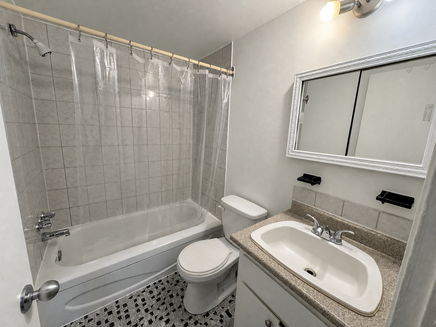 9431 LaSalle Apartments - Photo 12