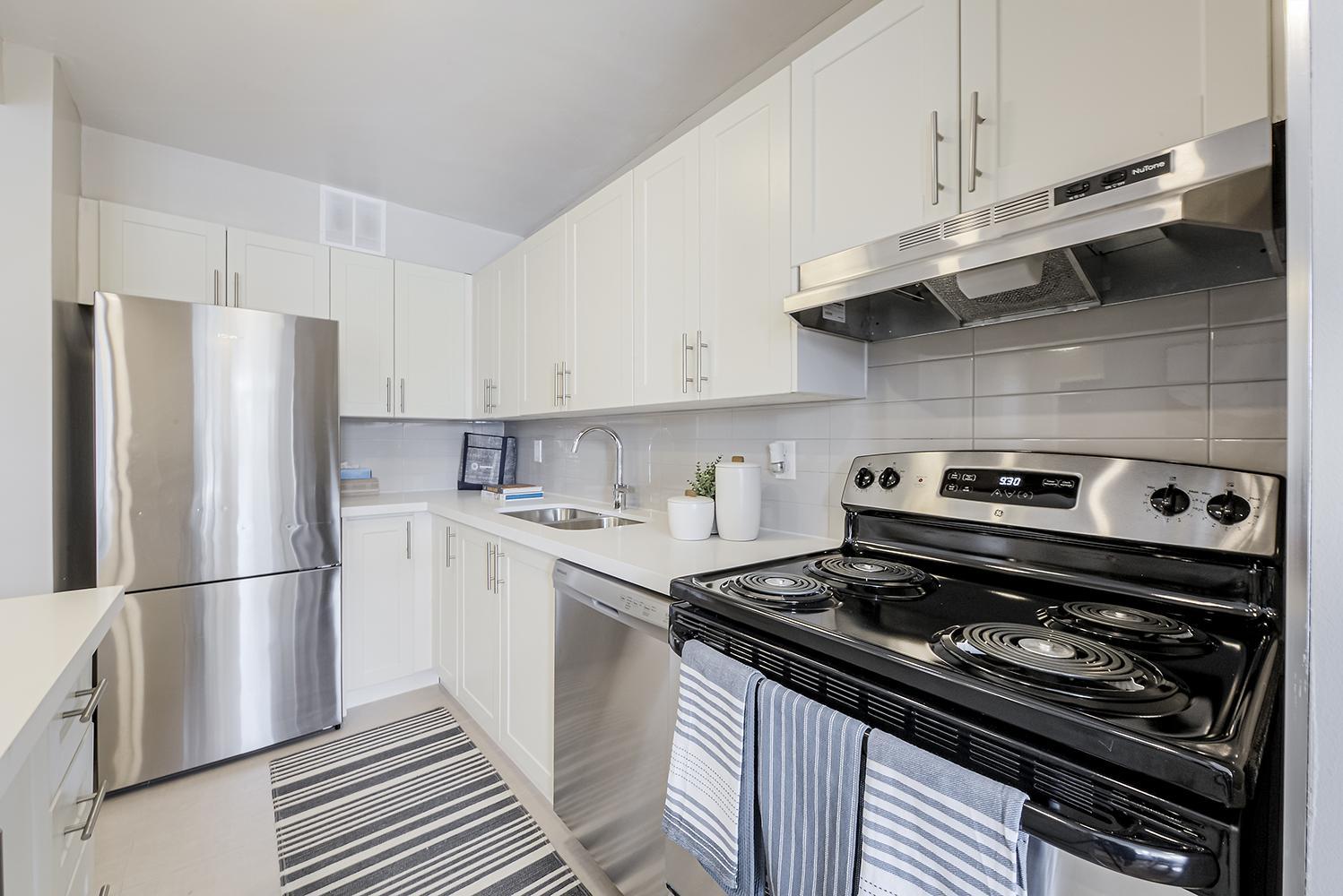 Parkway Forest Towers - Photo 3