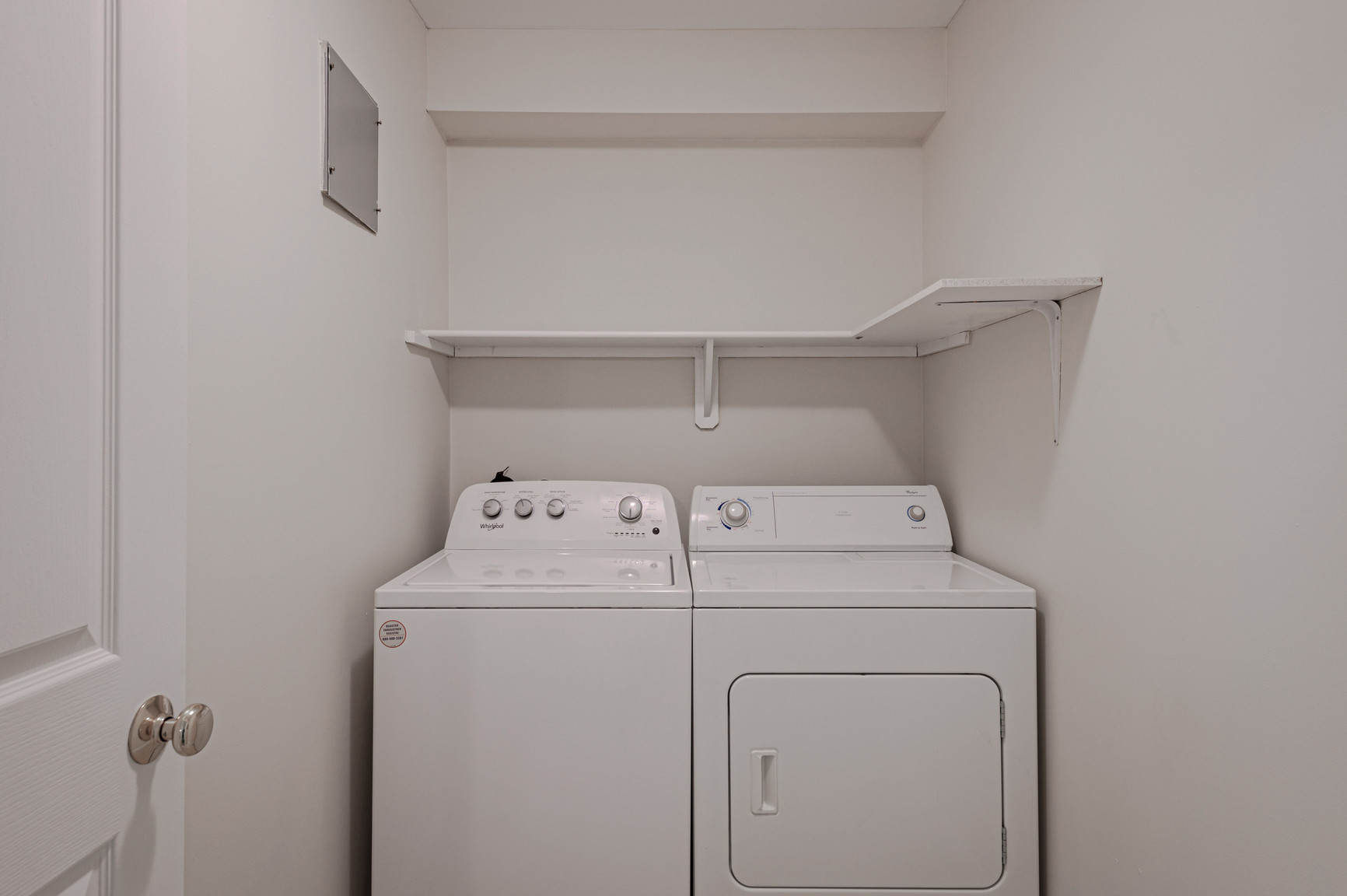 Fairfax Suites - Photo 8