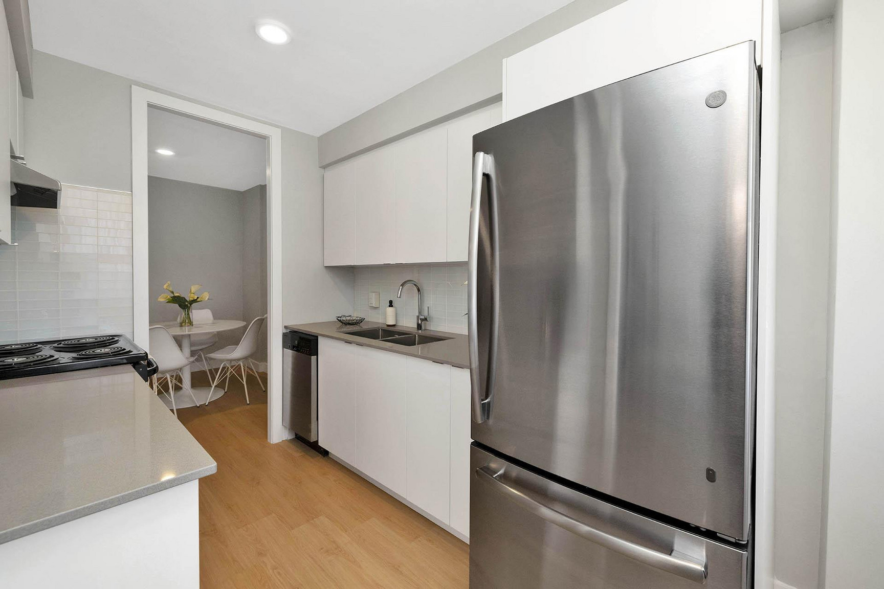 Dixie Square Apartments - Photo 3