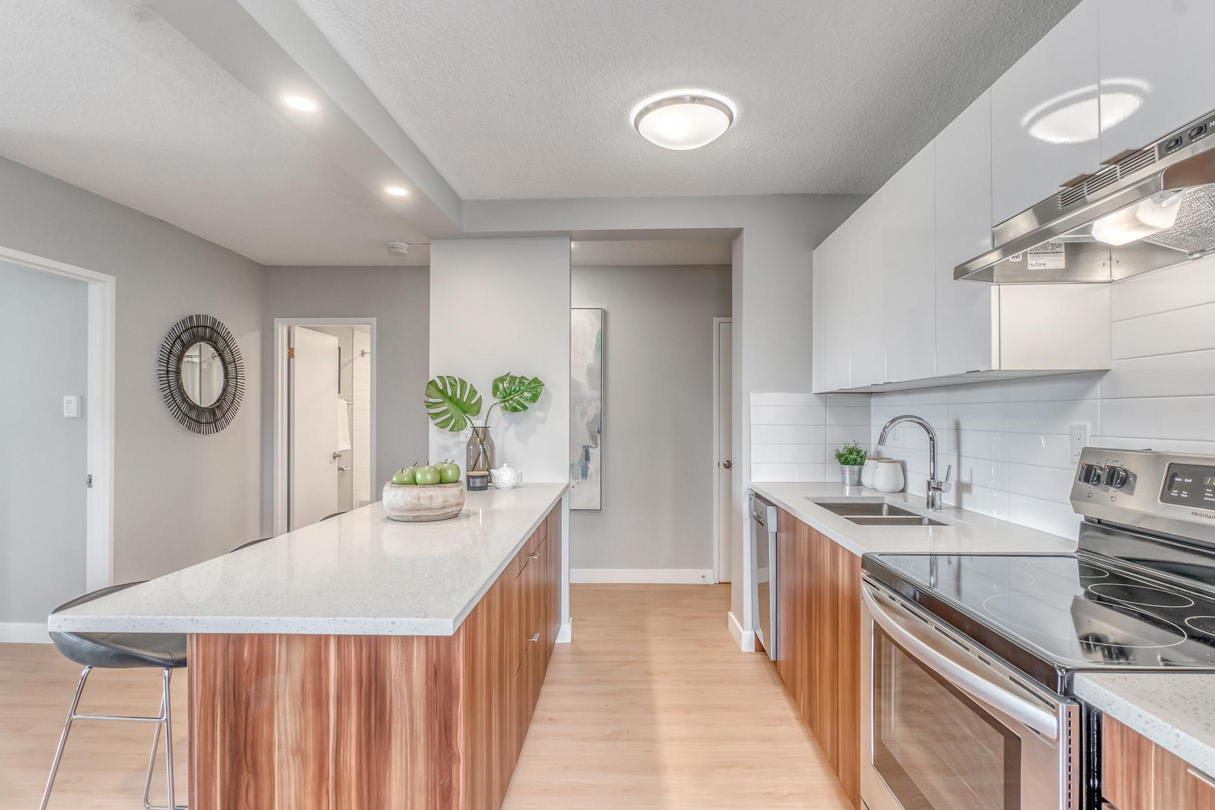 Centennial House - Photo 5