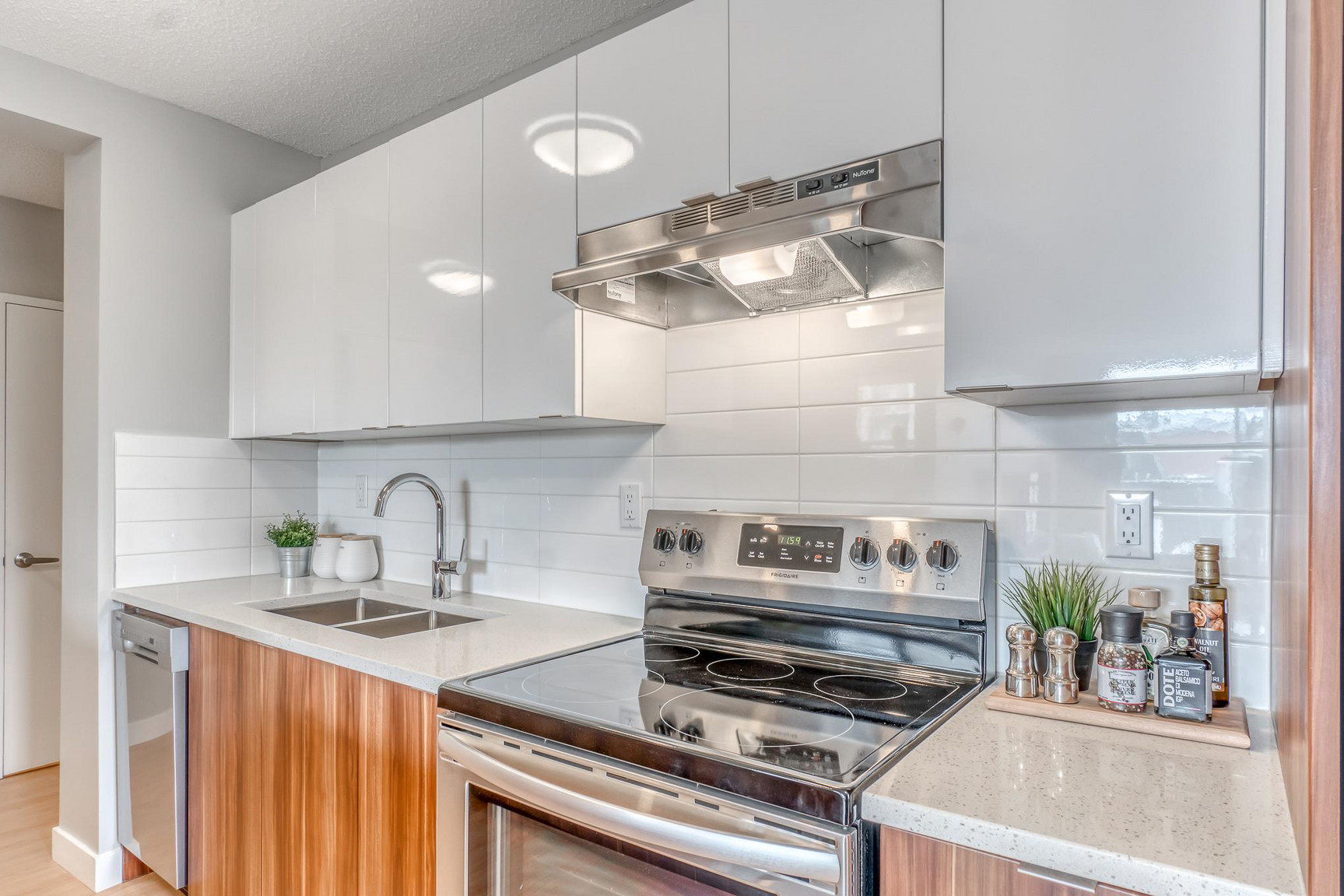 Centennial House - Photo 7