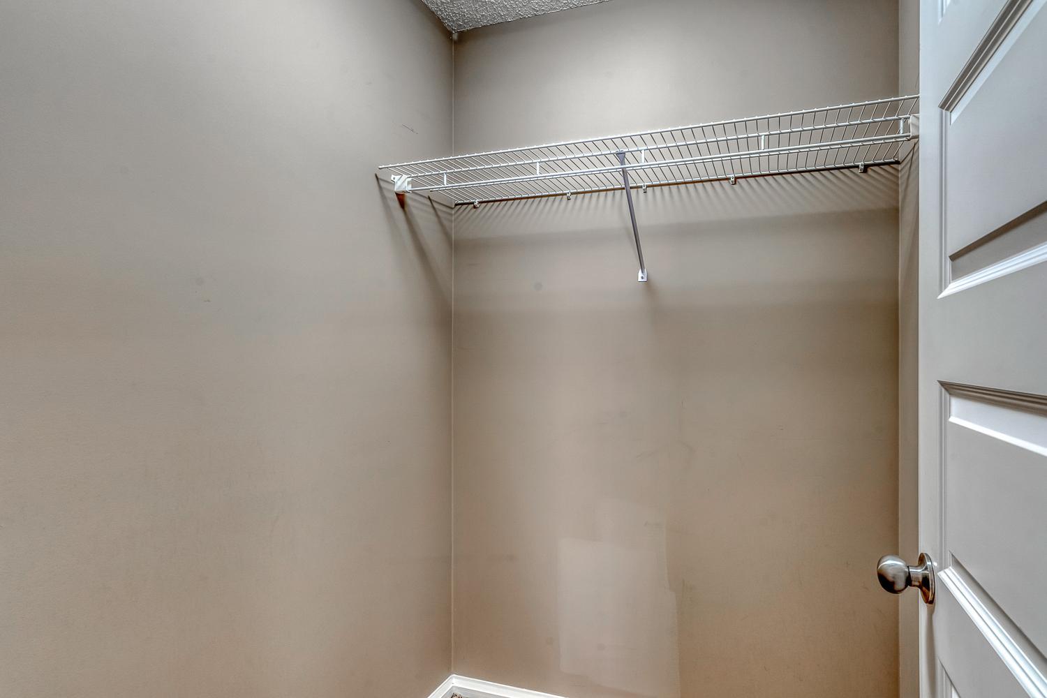 Edgewater - Photo 40