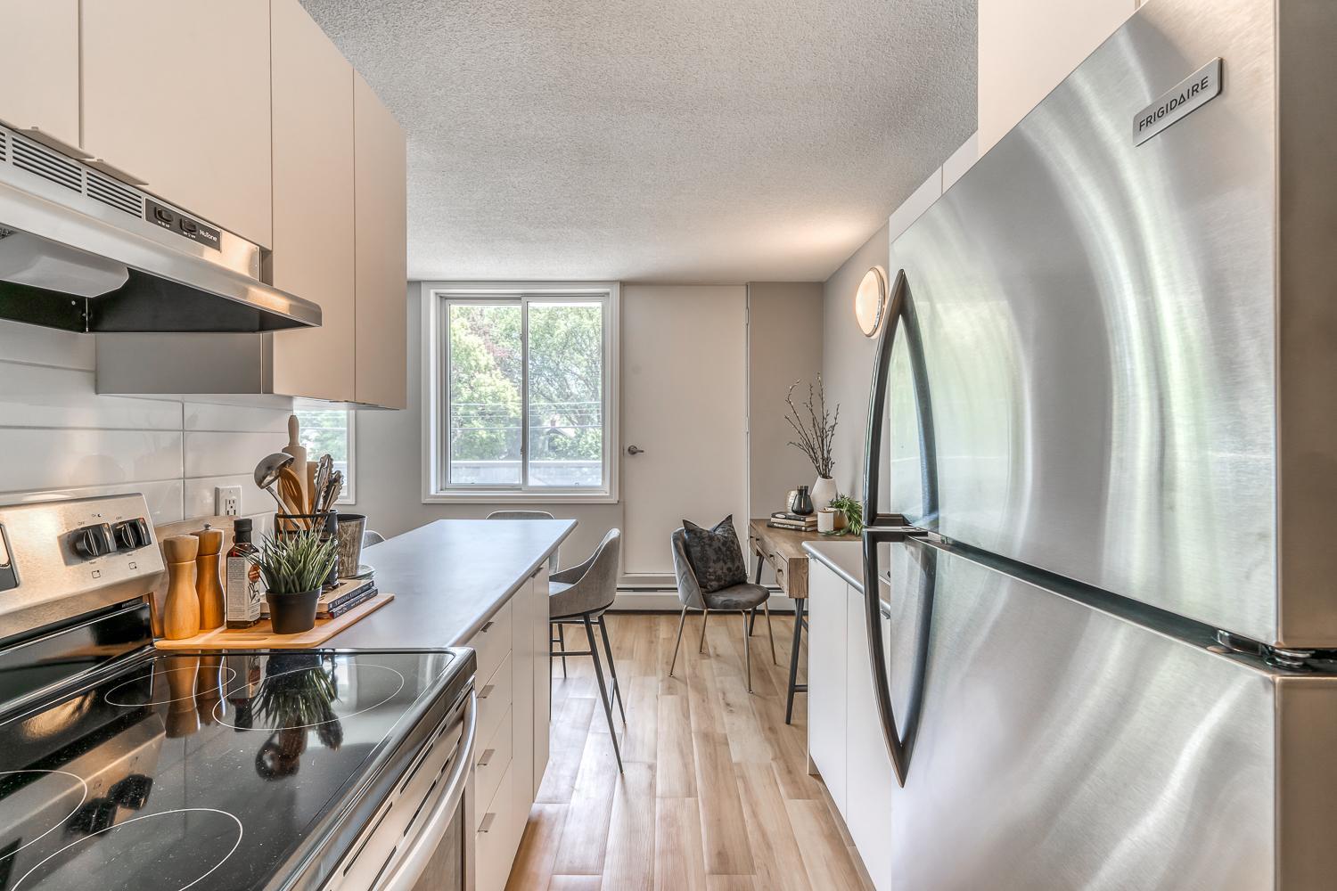 Garneau Place - Photo 2