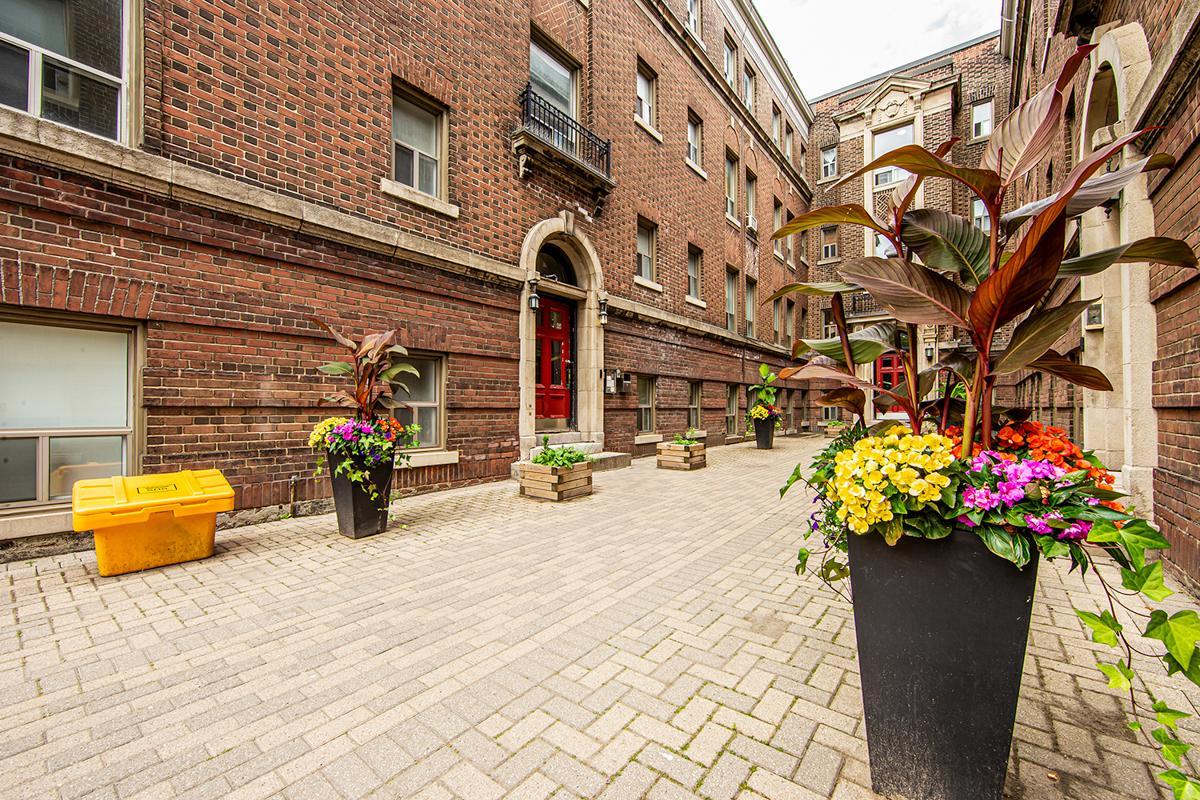 Broadview Mansions - Photo 23