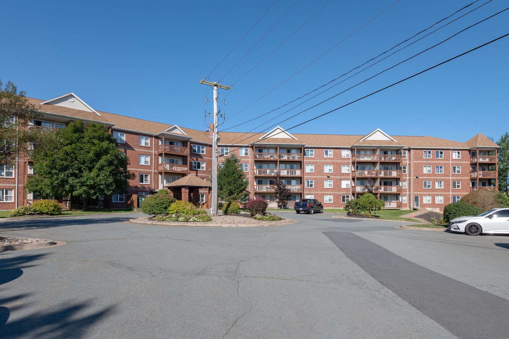 Greenpark Suites - Photo 14