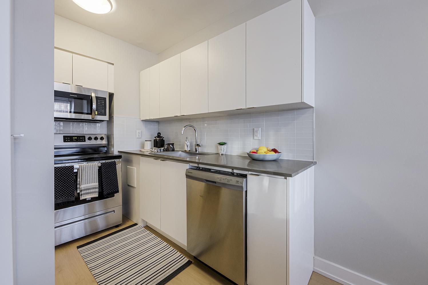 Lord Dufferin Apartments - Photo 2