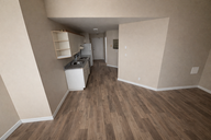 100 Christina St N - 1 bedroom