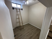 100 Christina St N - 2 bdrm