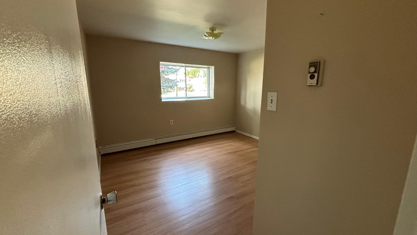 830 Wellington St - 1 bedroom