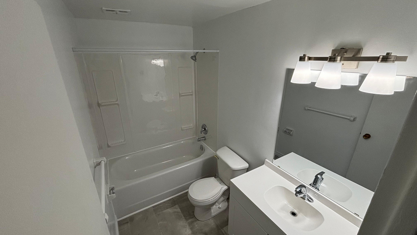 830 Wellington St - 1 bedroom