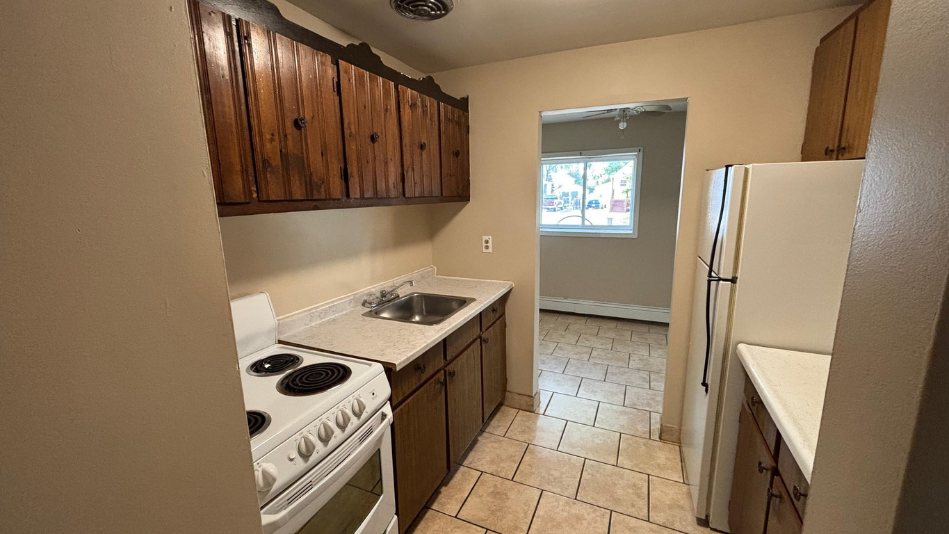 830 Wellington St - 1 bedroom