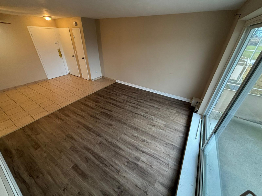 266 Christina St S - 2 bedroom